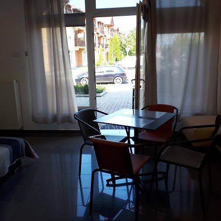 Kertvárosi Apartman II Tiszaújváros Exterior foto