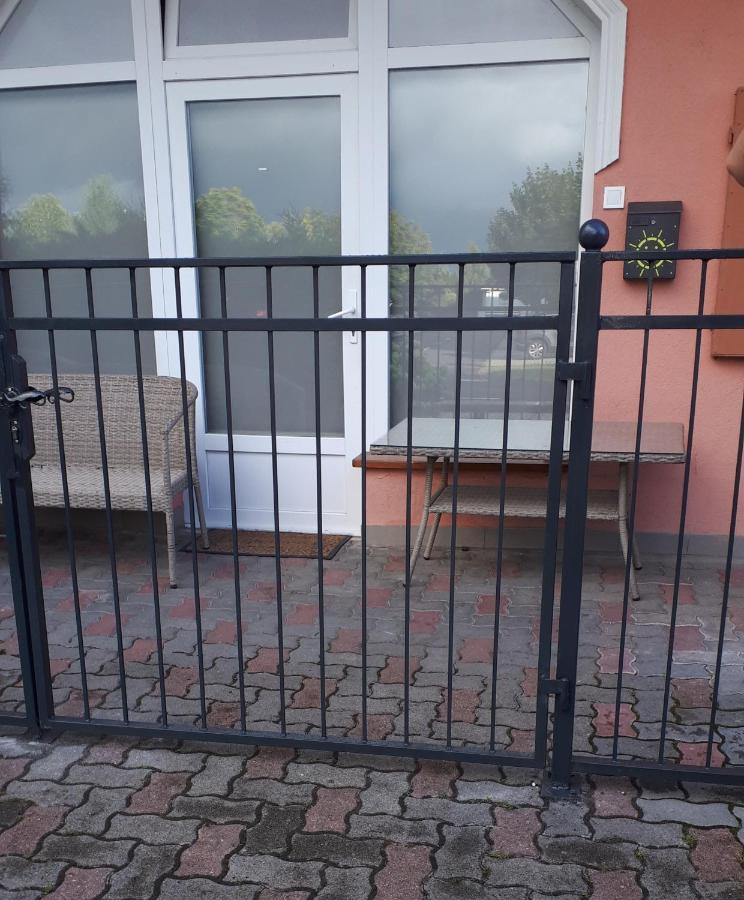 Kertvárosi Apartman II Tiszaújváros Exterior foto