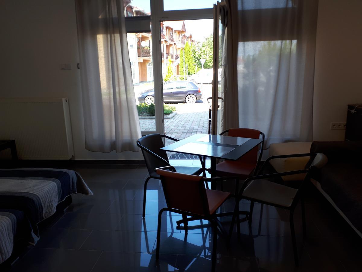 Kertvárosi Apartman II Tiszaújváros Exterior foto