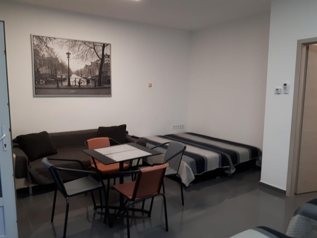 Kertvárosi Apartman II Tiszaújváros Exterior foto